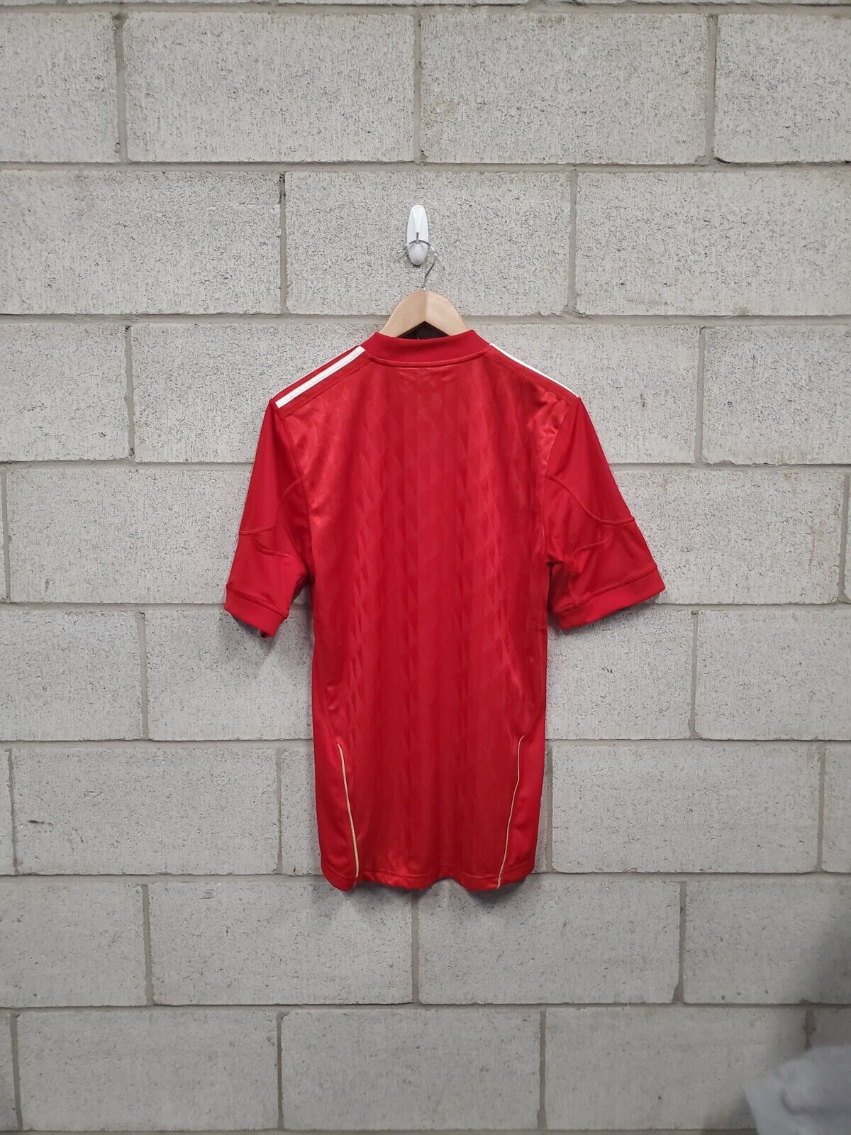 Mens 2010 Liverpool FC Adidas Jersey Size Medium