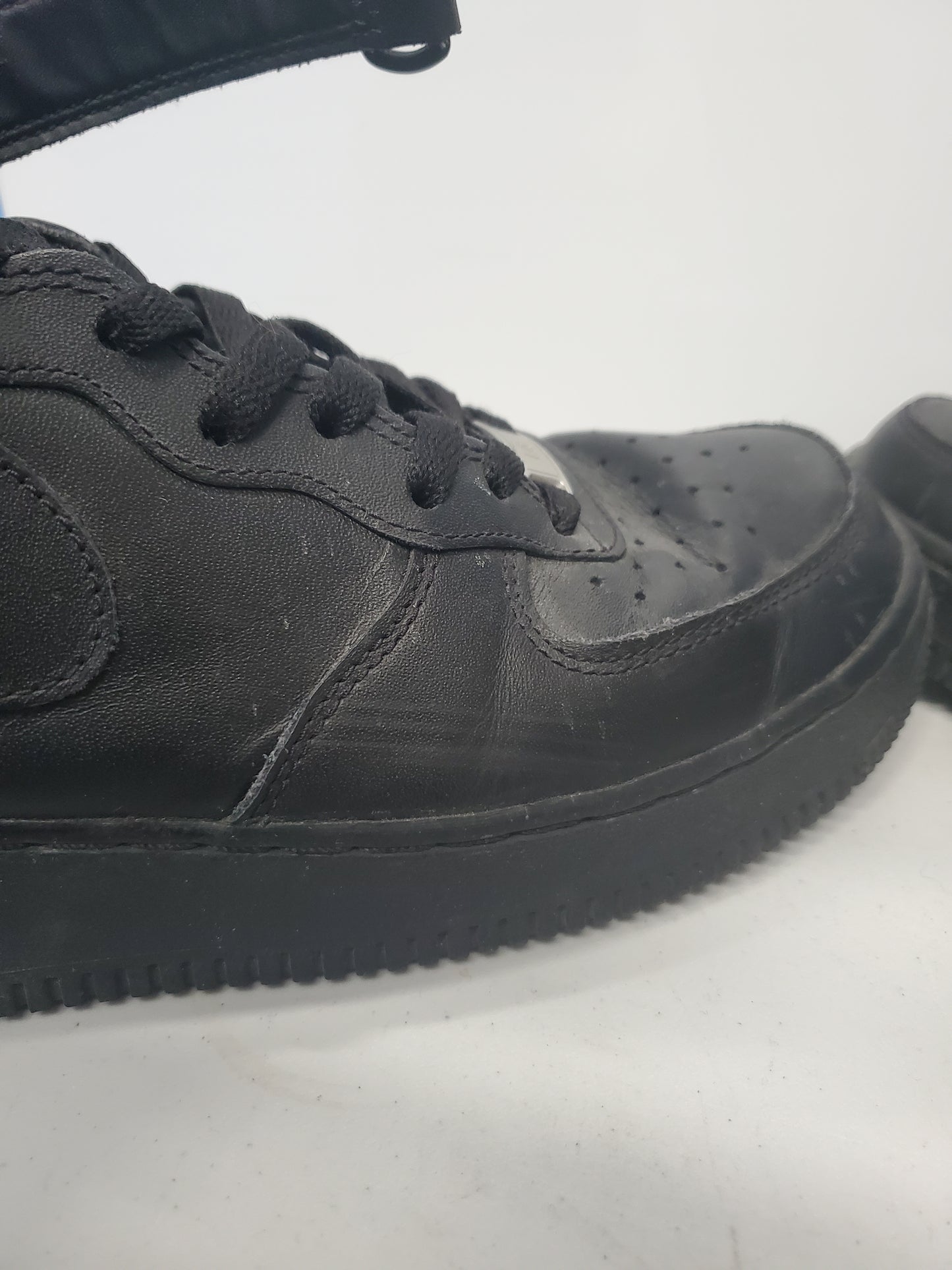 Mens Nike Air Force 1 Mid Black Size 8.5US