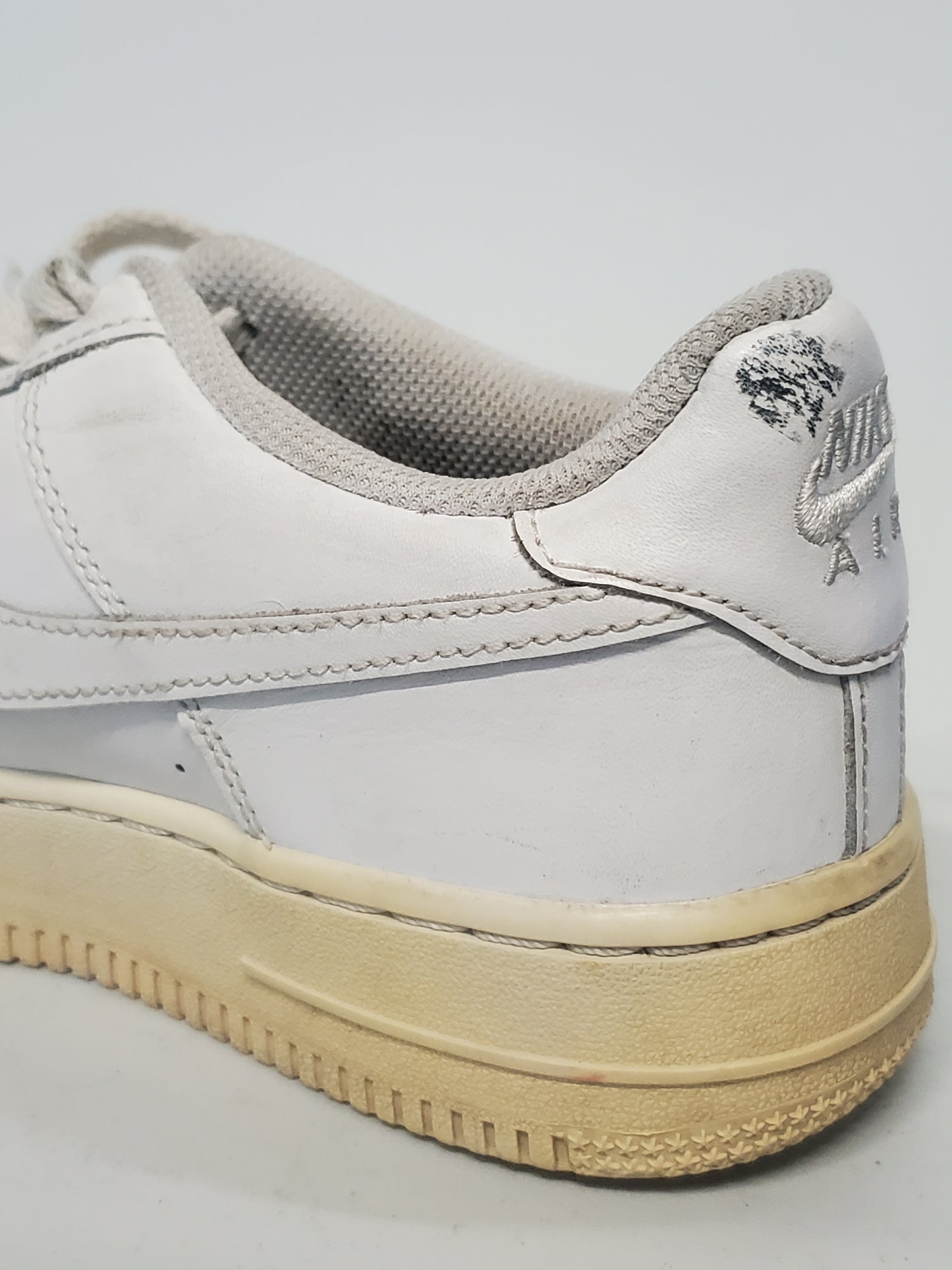 Kids Nike Air Force 1 Low White Size 5.5Y GS