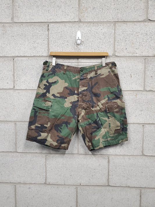 Mens Camoflauge Cargo Shorts Size 31"-35"