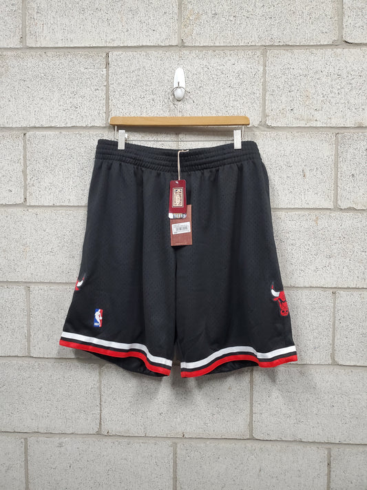 Mens Chicago Bulls Mitchell & Ness Shorts Size XL NWT