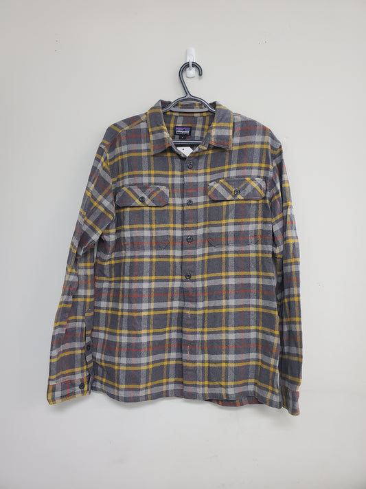 Mens Patagonia Button Up Shirt Size Medium