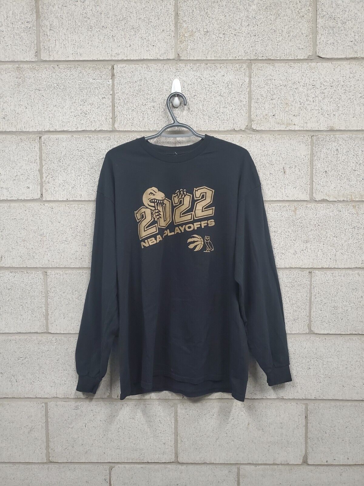 Mens 2022 Toronto Raptors x OVO Playoffs Long Sleeve Fits Large