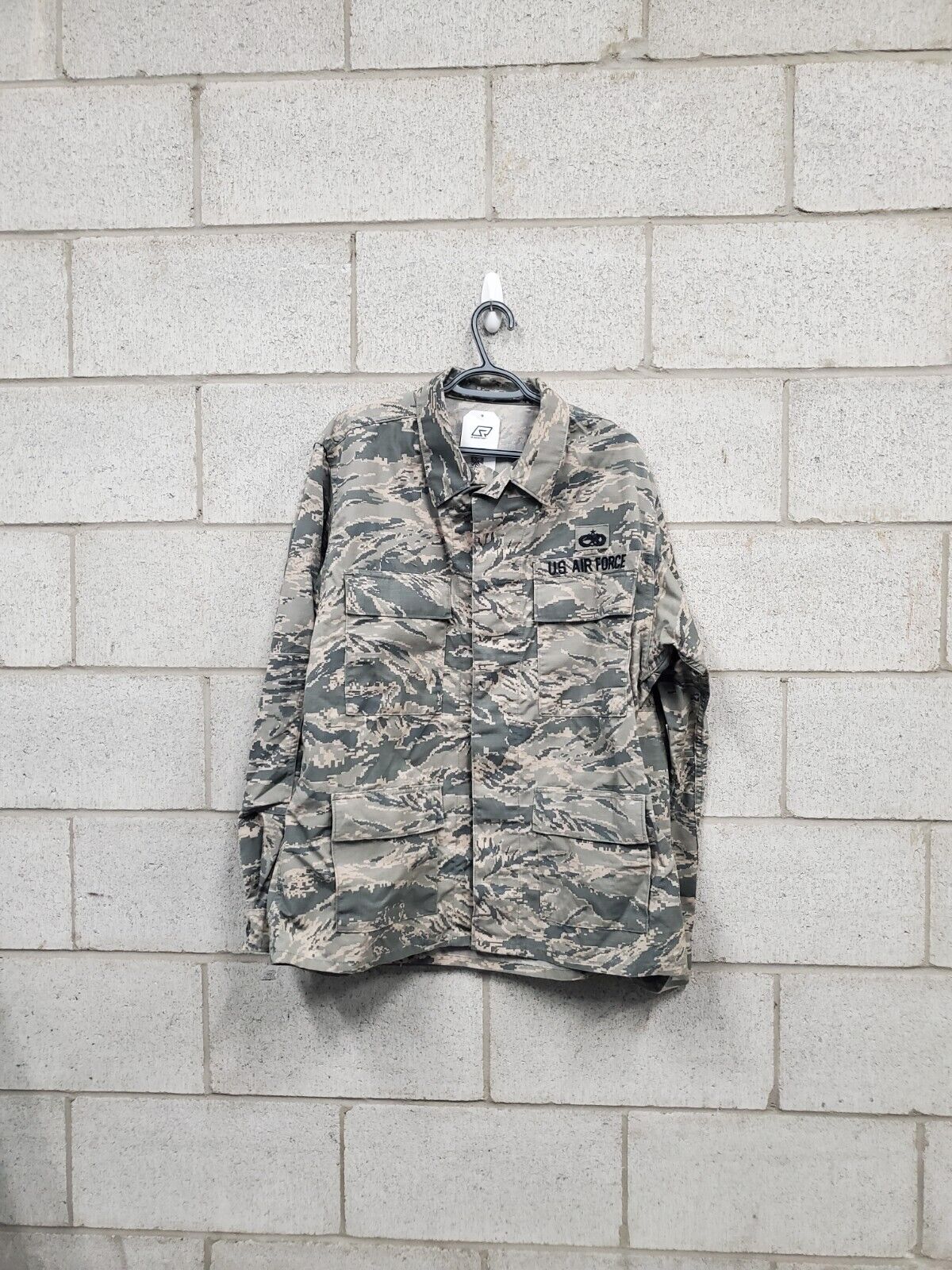 Mens U.S Air Force Camouflage Jacket 46R Fits Large