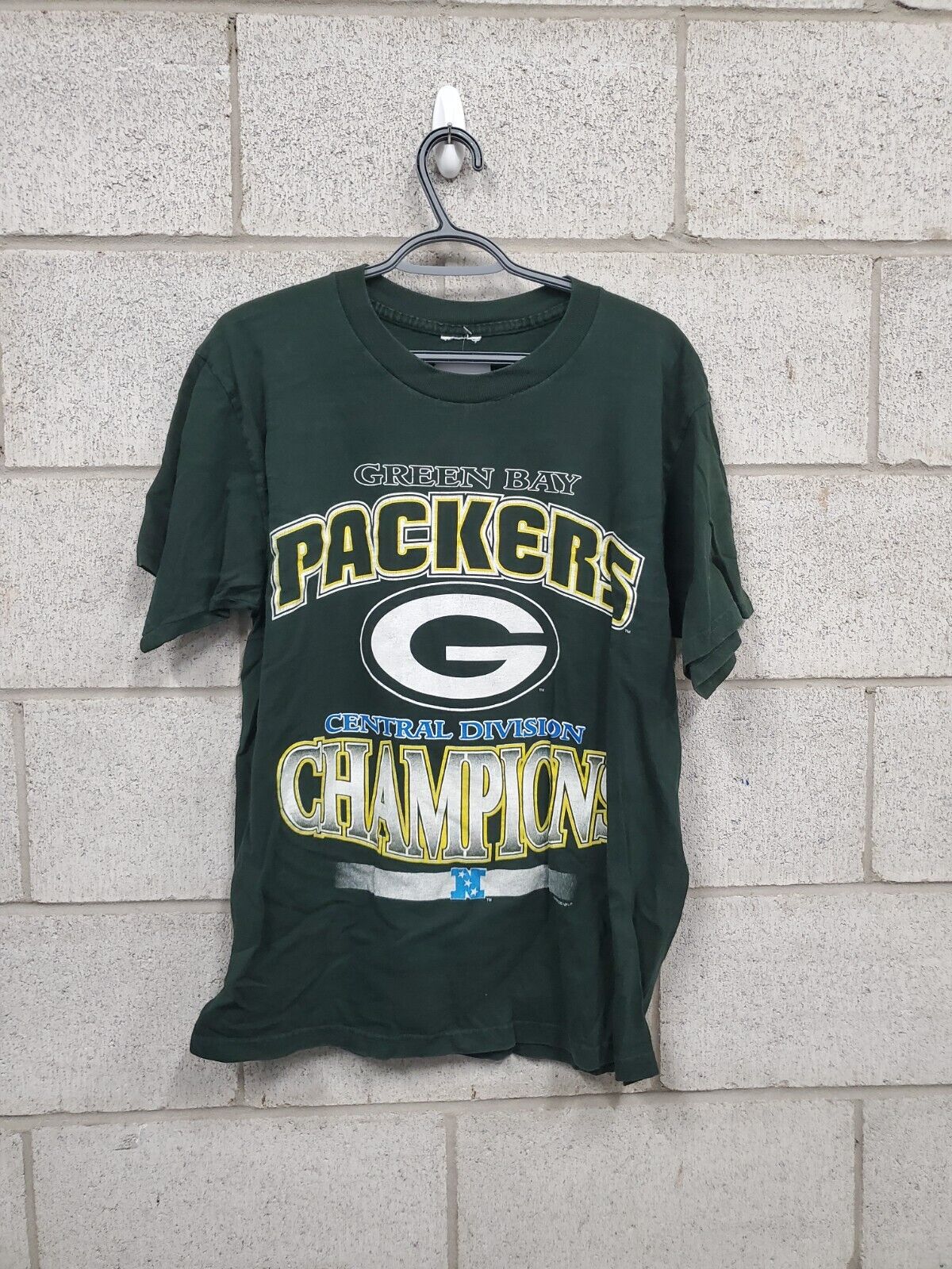 Mens Green Bay Packers T-Shirt Fits Small
