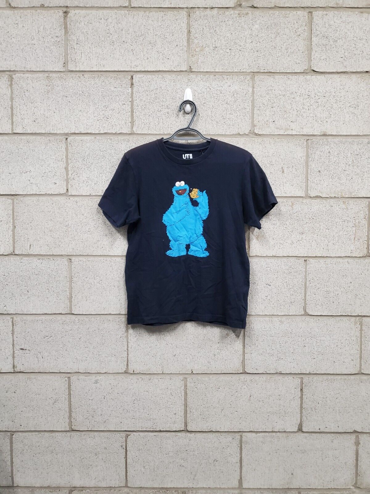 Mens Kaws x Sesame Street Cookie Monster T-Shirt Size XS